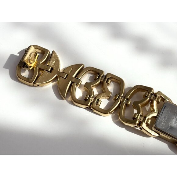 BCBG Maxzaria BG8217-R351-09 Gold T Ladies Vintage Wristwatch - 19mm - WORKS! - Picture 9 of 15